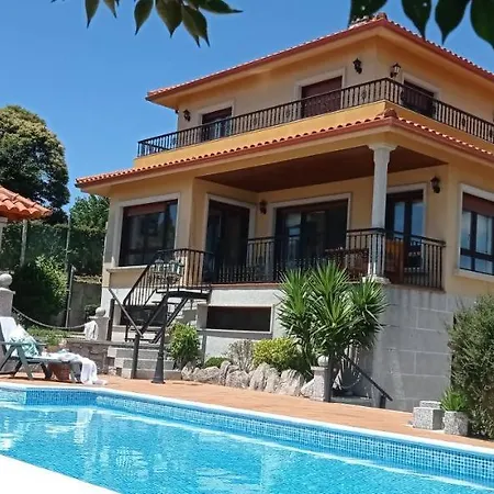 Itxi Y Jamin - Chalet Con Vistas A La Ria De Vigo *